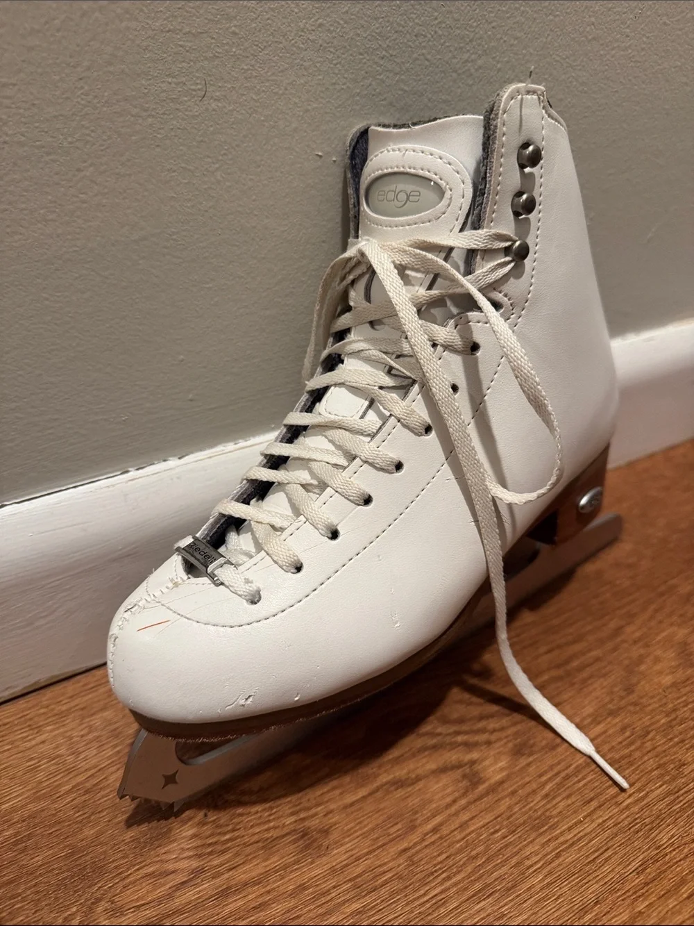 Riedell Model 29 Edge Girls' Ice Skates with Astra Blades - Picture 3 of 8